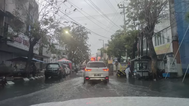 Bukan Cuma Aquaplaning, Hujan Juga Bawa Teror Lain di tempat Jalan Raya!