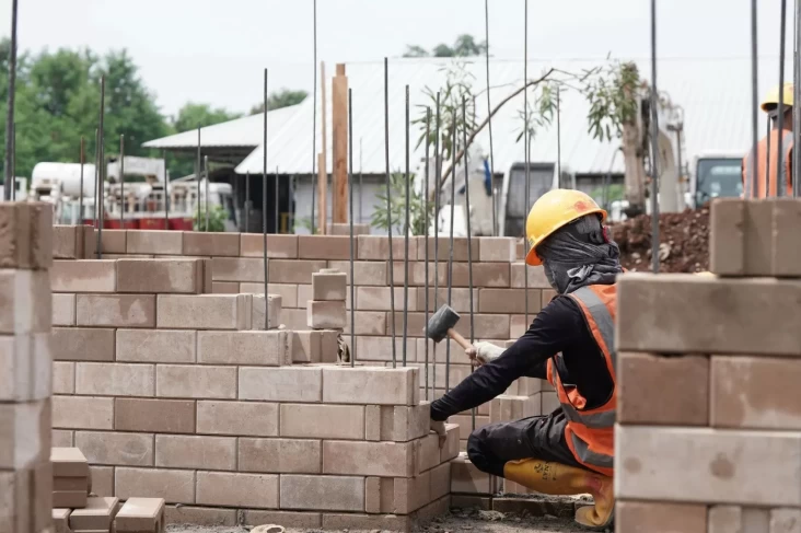 Dukung Rencana 3 Juta Rumah, SIG Hadirkan Bata Interlock Presisi