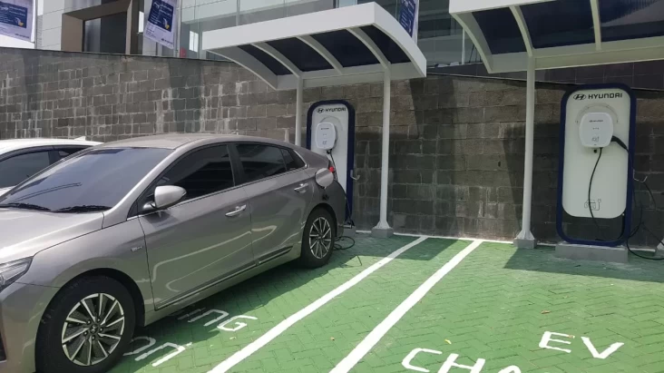 Daftar Tempat Cas Mobil Listrik pada Rest Area Tol