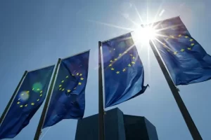 Beri Sanksi ke Rusia, Uni Eropa Menusuk Sendiri Jantung Ekonominya