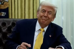 Tarif Bikin Banyak Bursa Saham Ambruk, Trump: Kadang Anda Harus Minum Penyelesaian