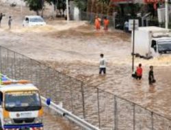 Titik Banjir Jakarta 18 November 2025: Jalan Terendam Air