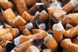 Mengenal Jenis Orang yang Membuang Rokok Sembarangan