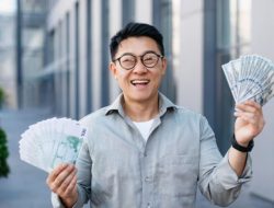 Tak Pusing Soal Uang! 7 Weton Ini Disukai Eyang Semar, Kekayaan Bumi Siap Mengalir