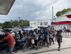 Sopir Angkot Tapanuli Utara Kecewa Usai Antre BBM 15 Jam Tanpa Bisa Isi Penuh