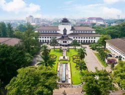10 Tempat Makan Legendaris di Bandung yang Selalu Menggugah Selera