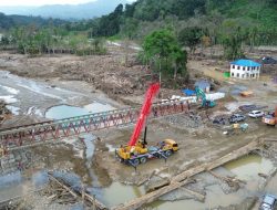 Jembatan Bailey sambungkan akses pasca banjir Sumatera
