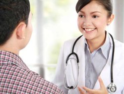 Dokter Tifa Diduga Tipu, Tuduh Transkrip Nilai Jokowi Tidak Valid