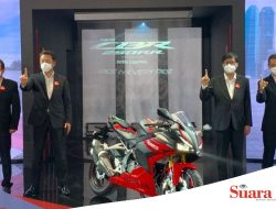 Honda CB500 Super Four 2026 resmi diluncurkan, mesin 502 cc dan quick shifter jadi andalan