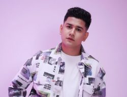 5 Pria yang Pernah Dekat dengan Julia Prastini, Termasuk Jefri Nichol!