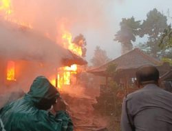 Petir Hancurkan Dua Pura di Karangasem Bali