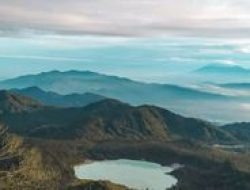 5 rekomendasi gunung untuk pemula di Garut, jalur mudah dan pemandangan menakjubkan