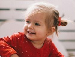 130 Nama Bayi Perempuan Lahir Bulan April