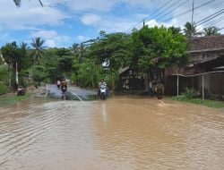 Ratusan Keluarga Terdampak Banjir di Sekotong Lombok Barat