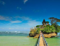 Pantai Malaumkarta Sorong Penuh, 1.000 Wisatawan Datang Sehari