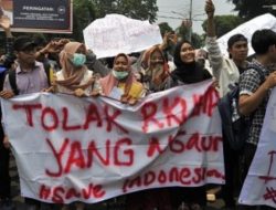 Demo Mahasiswa di Mabes Polri Tuntut Keadilan untuk Arianto Tawakkal