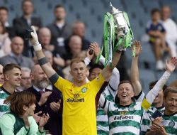 Stuttgart Hancurkan Celtic 4-1, O’Neill Bela Schmeichel dan Kritik Suporter