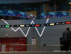Kinerja saham bank besar menguat menjelang akhir pekan, ini rekomendasi analis