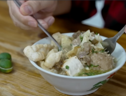 Masih Liburan di Bandung? Ini 8 Kuliner Favorit yang Selalu Ramai Pengunjung