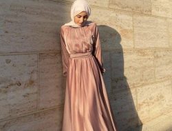 Gamis Satin Polos Modern Terbaru, Sederhana Tapi Modis!