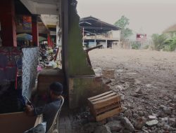 Takut kehilangan pekerjaan, pedagang Jalan Vihara memilih masuk Pasar Wage Purwokerto