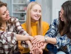 9 Ciri Kepribadian yang Membentuk Lingkaran Pertemanan Kecil, Menurut Psikologi