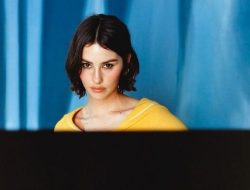 Arti Kata Risk It All, Makna Lengkap dan Makna Romantisnya