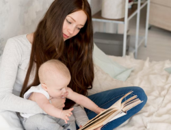 9 cara meningkatkan perkembangan sosial emosional bayi