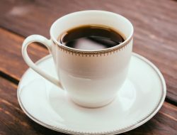 Tips tetap bugar dan segar tanpa kopi selama puasa Ramadan 2026