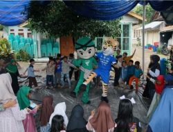 Gerebek kampung Dompet Dhuafa bersama Persib Bandung bantu korban longsor Cisarua