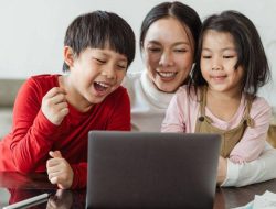 PP Tunas Berlaku, Menkomdigi Minta Platform Patuh Lindungi Anak