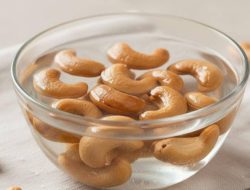 6 cara menggoreng kacang mete renyah tanpa gosong