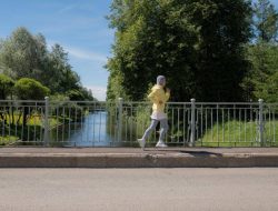 7 Tips Jogging Aman dan Sehat Saat Puasa