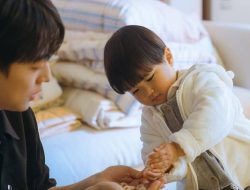 7 Momen Mengharukan Woo Joo dan Sun Tae Hyeong di Our Universe