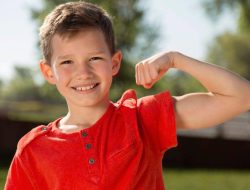 Anak Laki-Laki Menghindar Saat Pubertas, Ini Alasannya