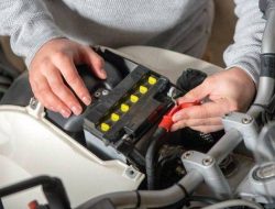 Tips menyimpan aki motor agar awet dan siap pakai