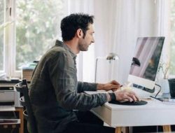 Wamendagri Bima Arya Minta Warga Foto ASN yang Keluyuran Saat WFH: Posting di Medsos