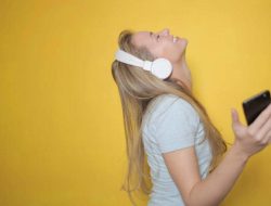 8 Sifat Bunyi Lengkap dengan Contoh